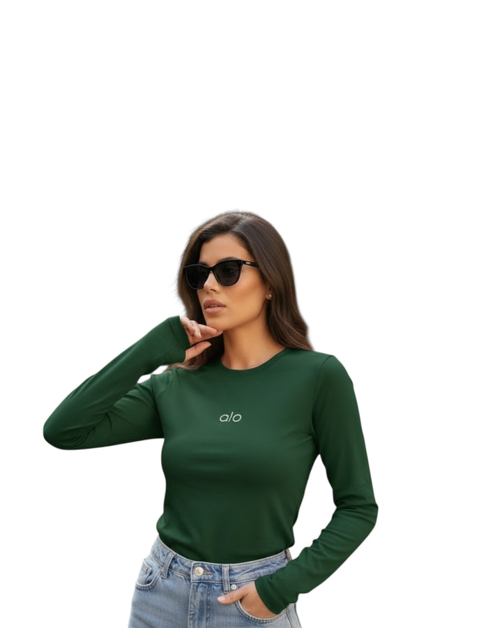 חולצת ליקרה alo שילוב כפפה