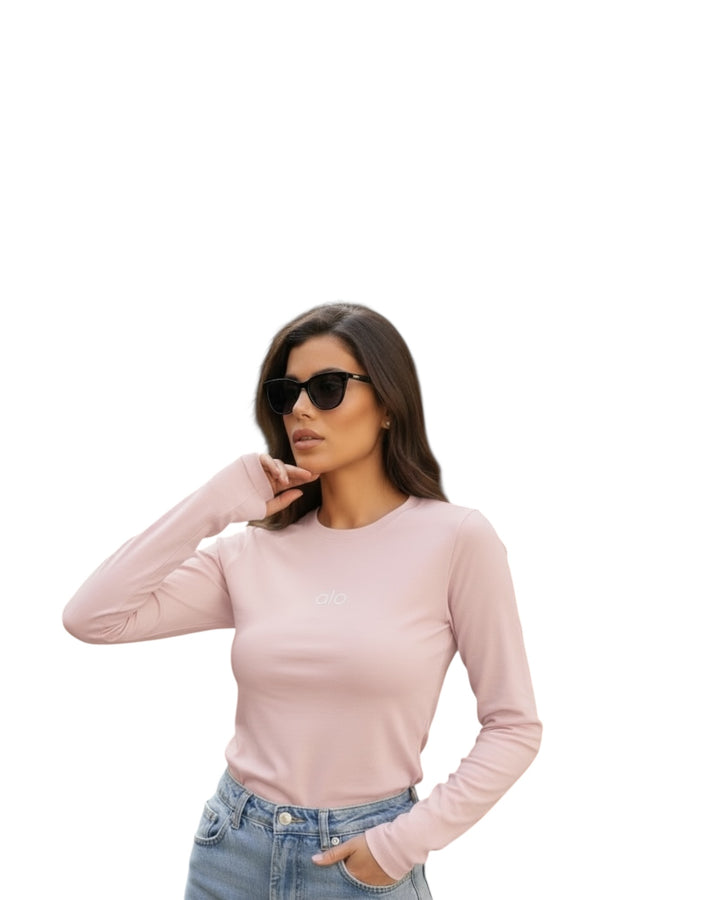 חולצת ליקרה alo שילוב כפפה
