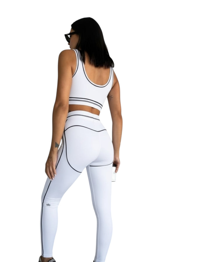 חליפת גוזיה וטייץ סופר מחטבת